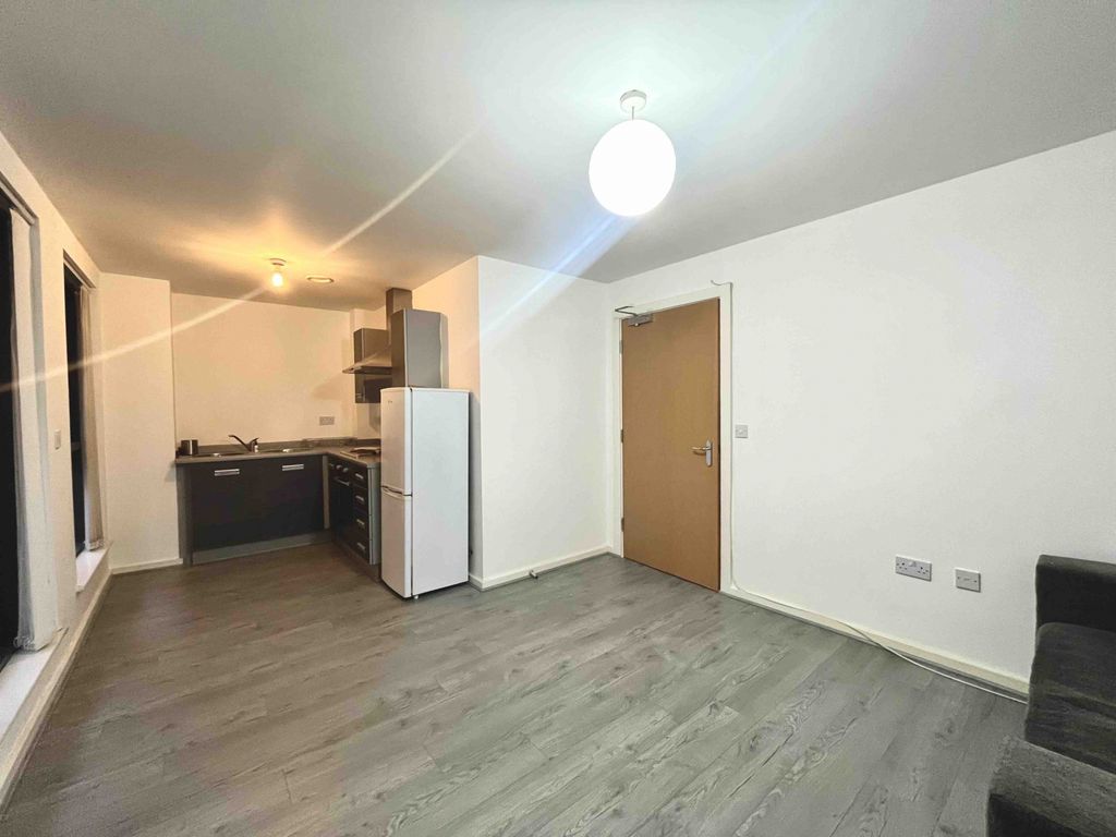 Property photo 2 of 6 Lounge