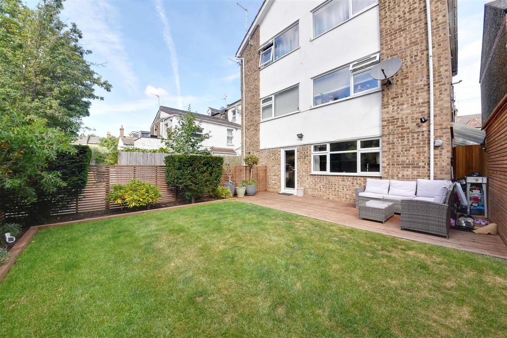 Property photo 3 of 10 11A_Lincoln_Road_Pic_2.Jpg