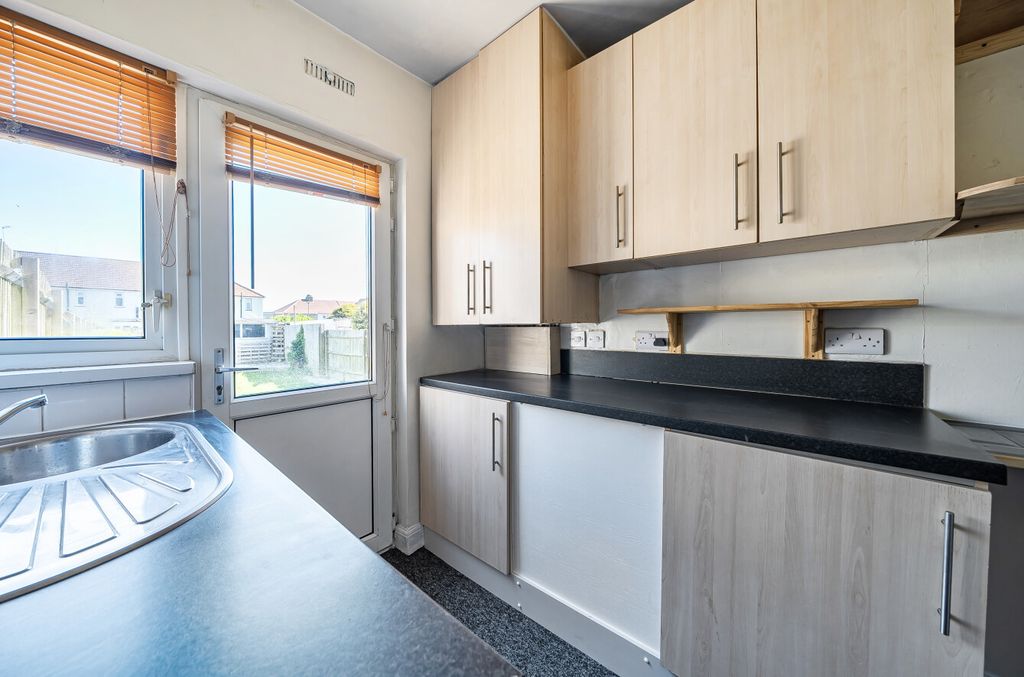 Property photo 2 of 19 1439252-11-69d51F...