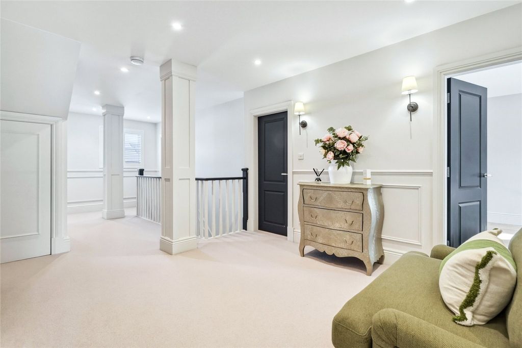 Additional image 11 of 5 bed detached house for saleThe Crescent, Loughton, Essex IG10