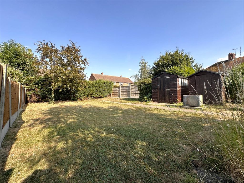 Property photo 3 of 21 Rear Garden 711