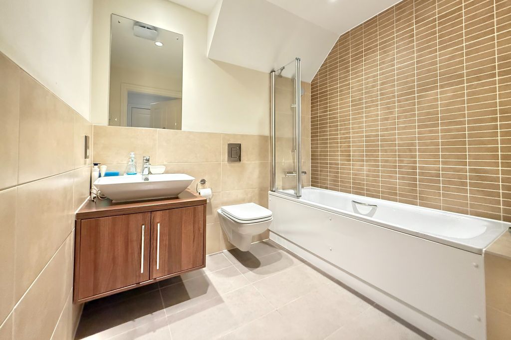 Property photo 2 of 15 Bathroom