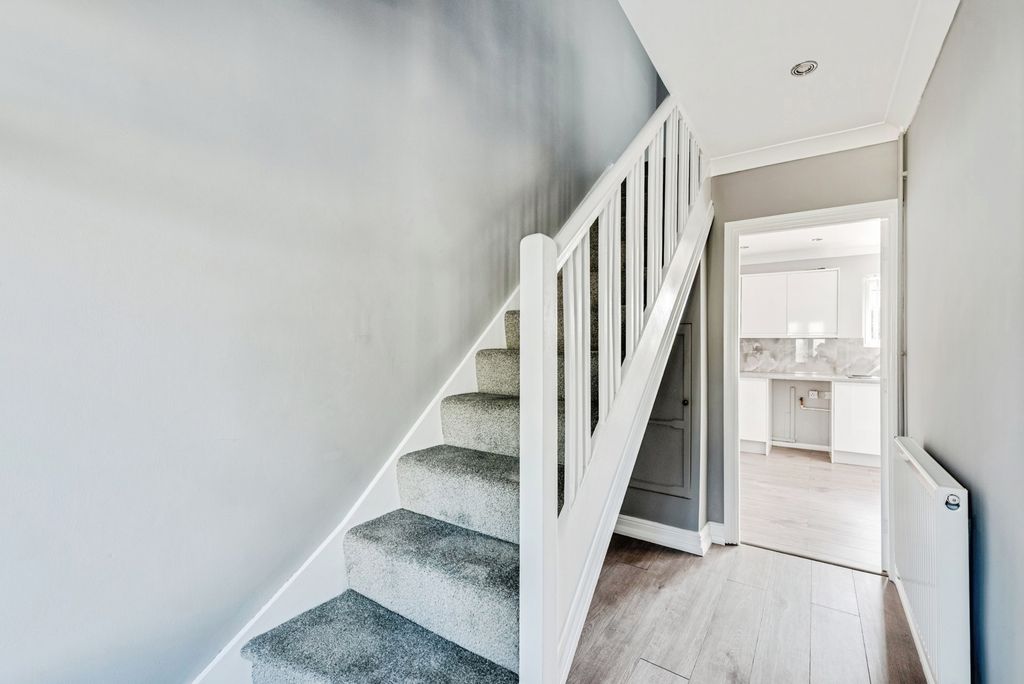 Property photo 3 of 15 Pbox-Img.Jpg
