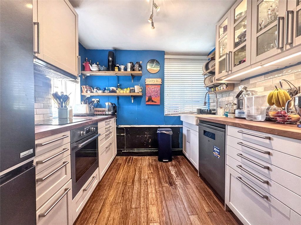 Property photo 3 of 13 Picture No. 11