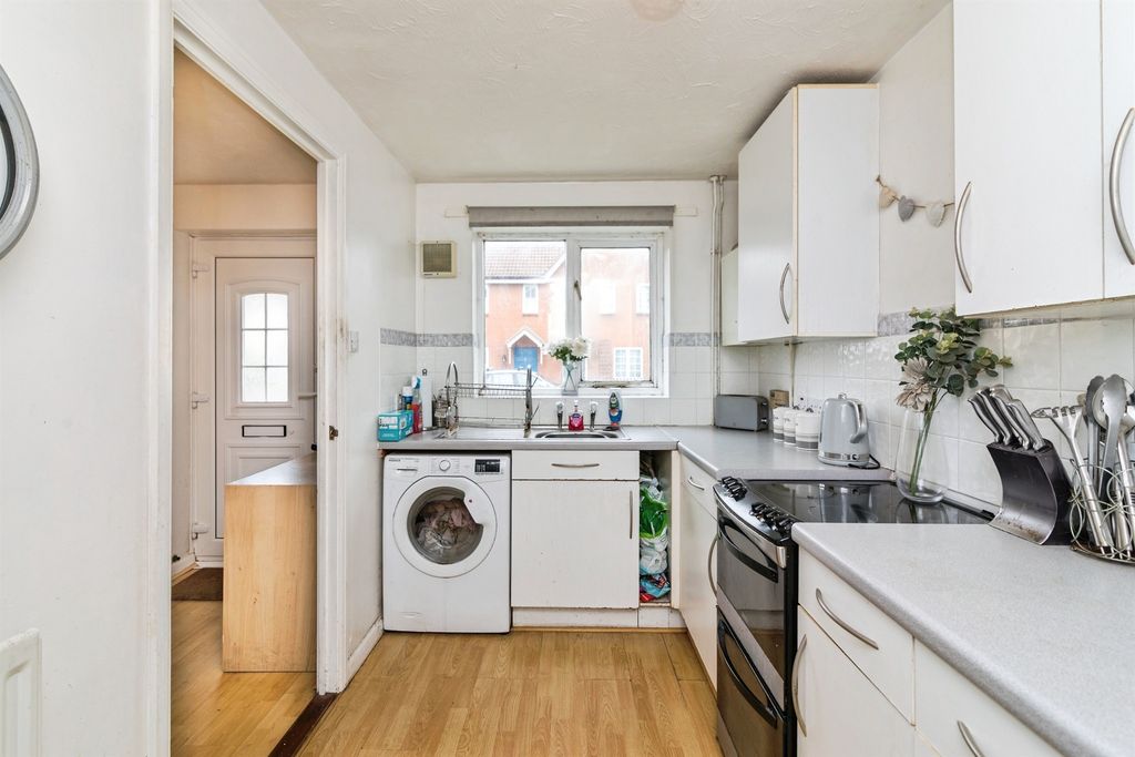 Property photo 3 of 16