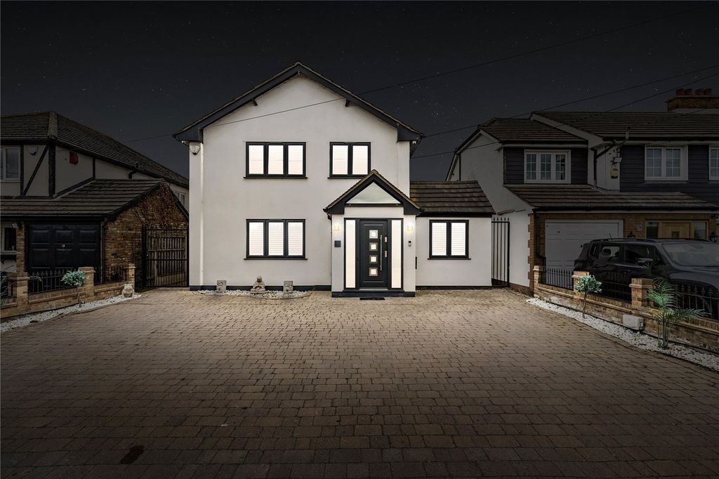 Property photo 3 of 21 Front