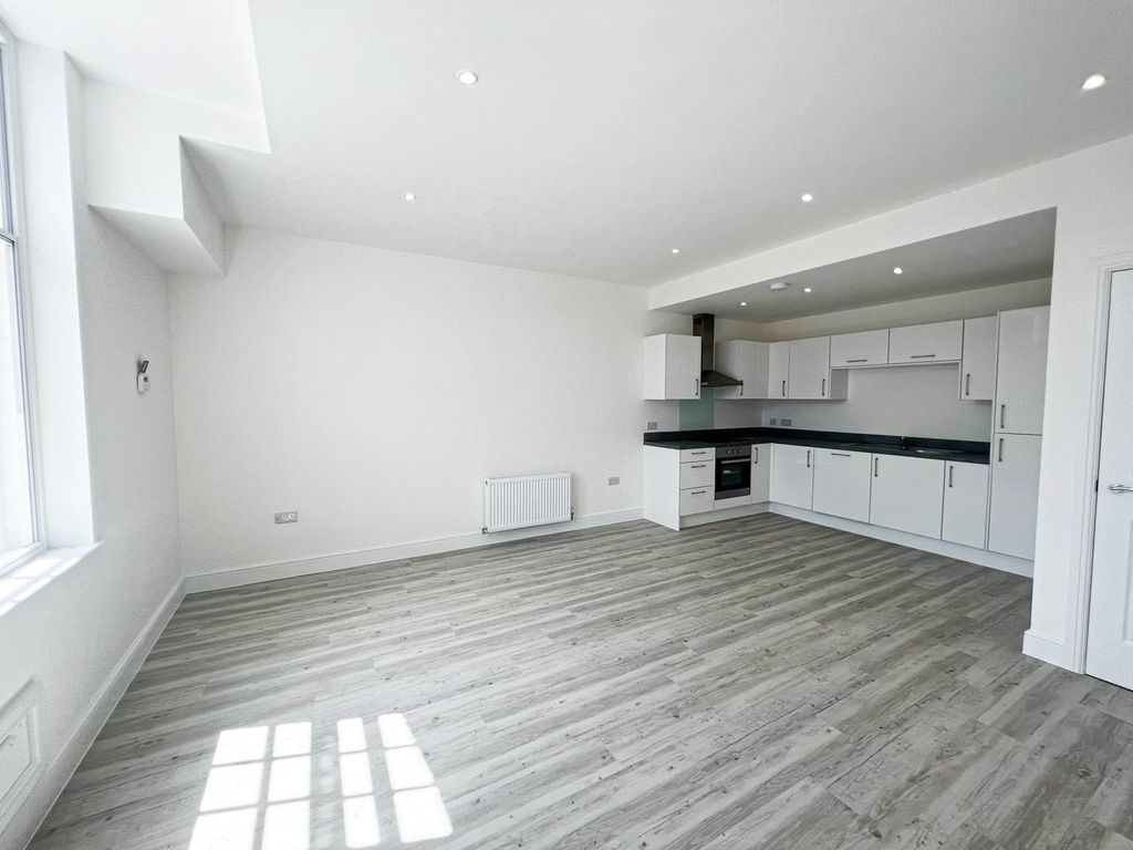 Property photo 3 of 5 Kitchen