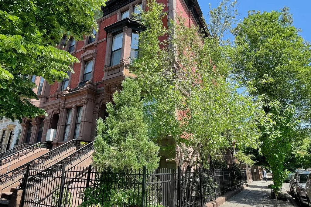 Property photo 1 of 5