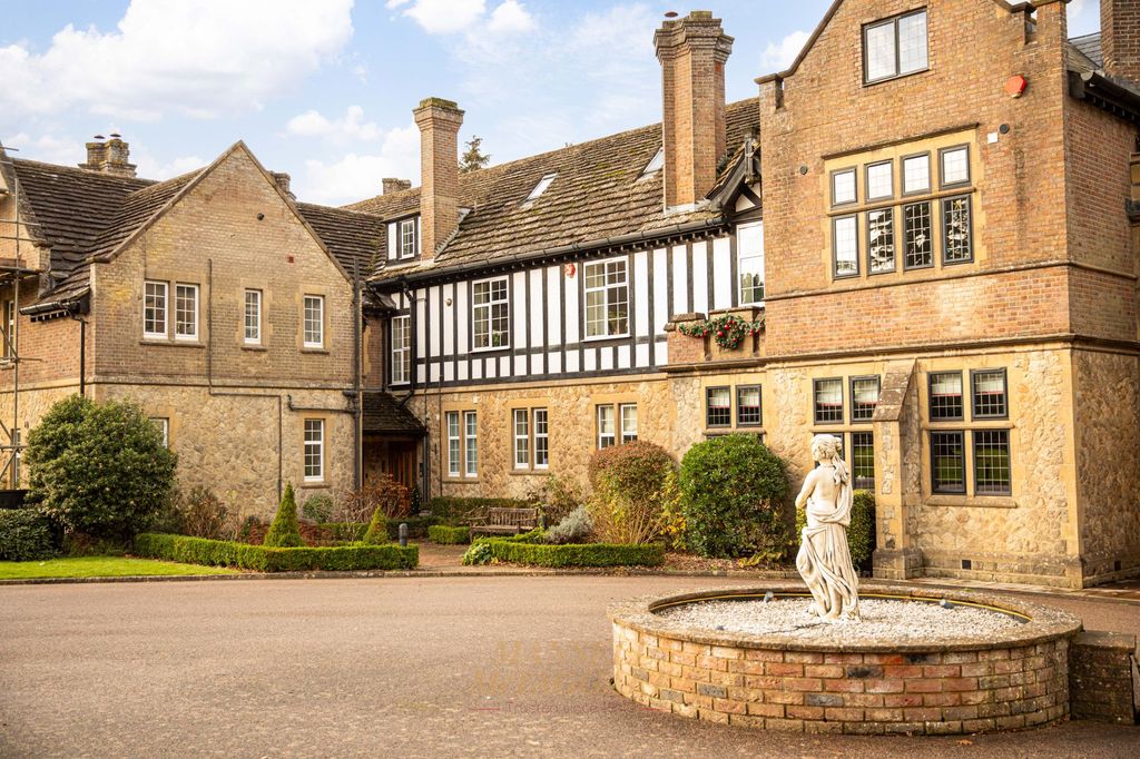 Property photo 1 of 28