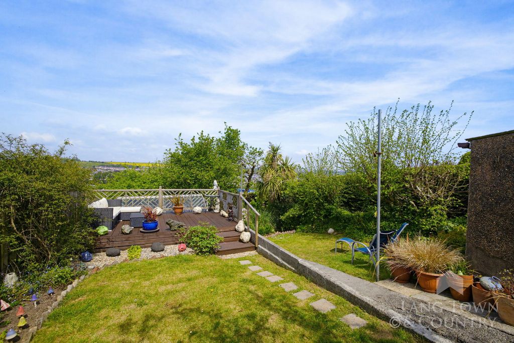 Property photo 2 of 22