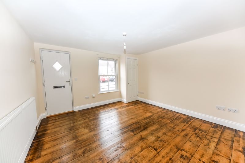 Property photo 3 of 11 Photo 6