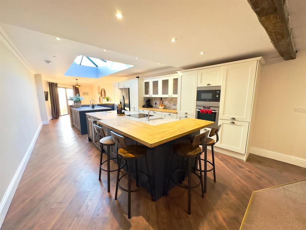 Property photo 3 of 45 Kitchen