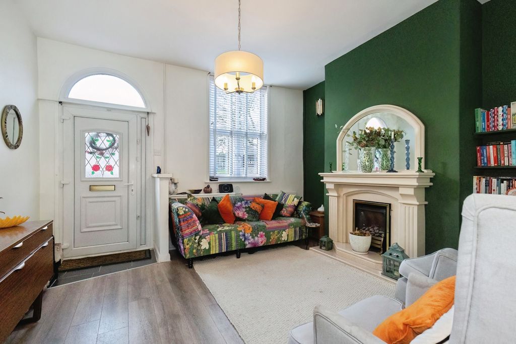 Property photo 3 of 19 Pbox-Img.Jpg