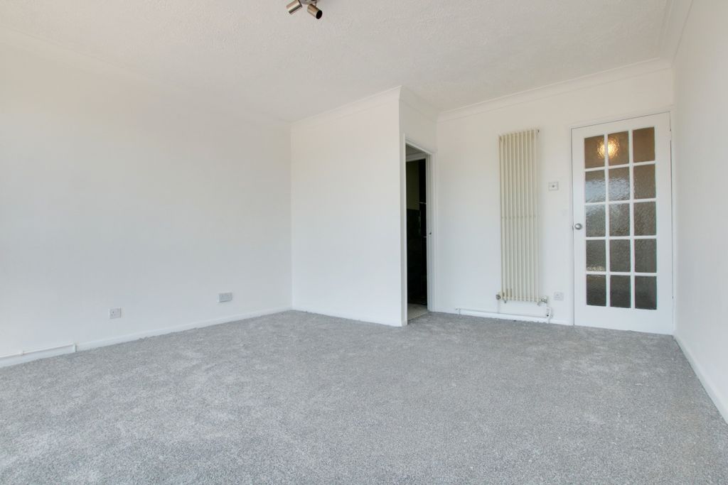 Property photo 2 of 18 1664471