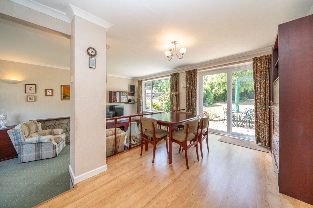 Property photo 3 of 19 215-Northridge-Internals-7936