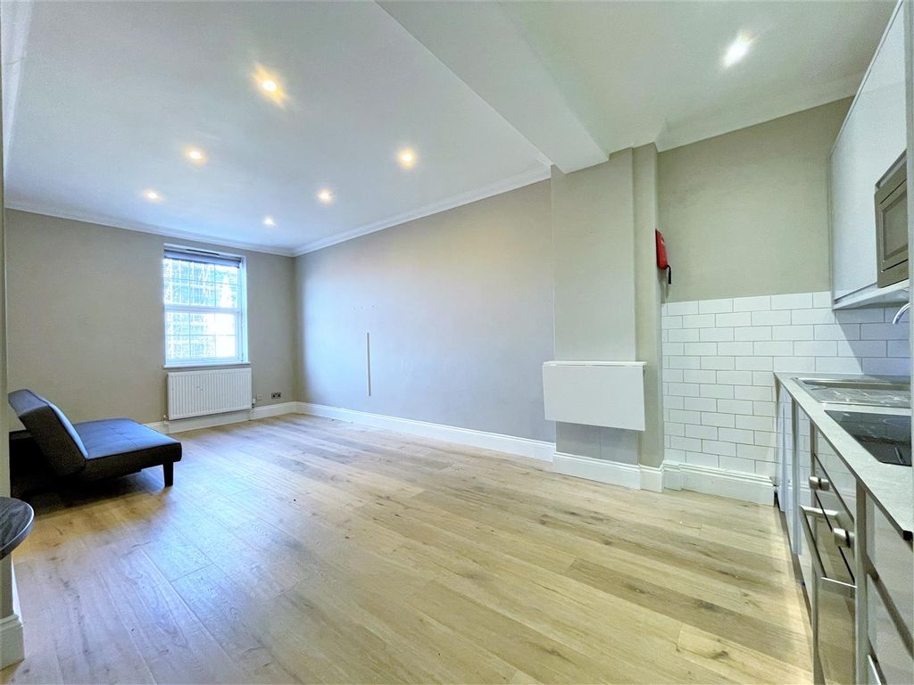 Property photo 3 of 6 Kitchen / Living Room