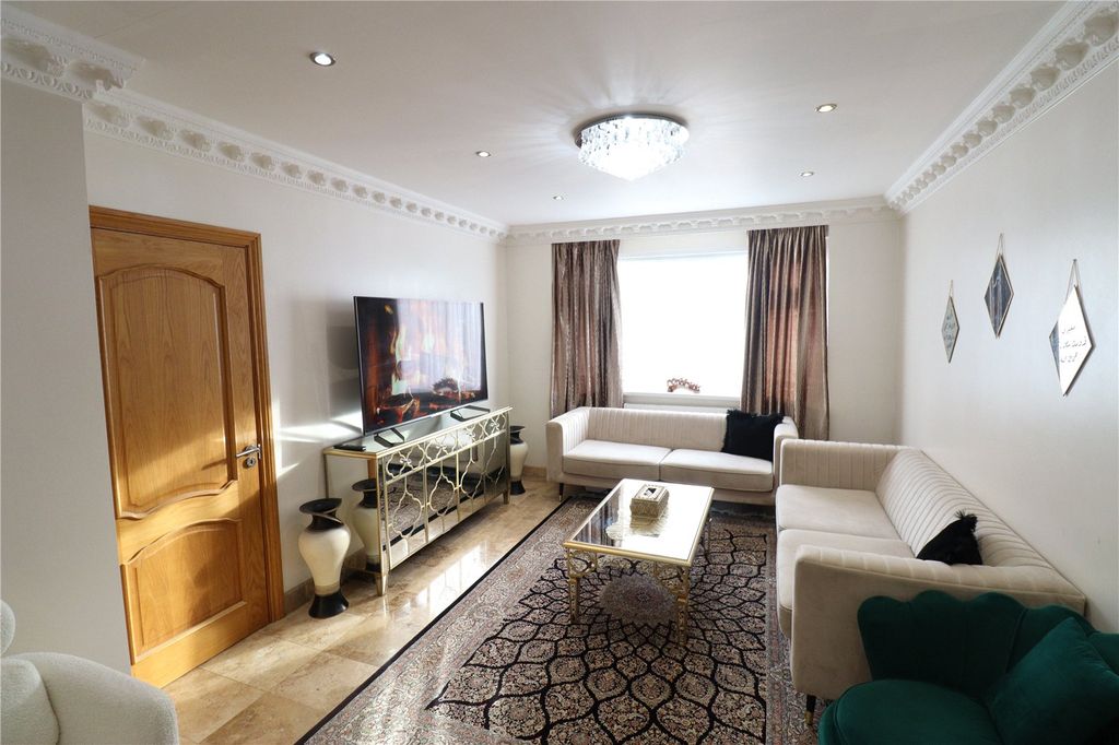 Property photo 3 of 18 Picture No. 06