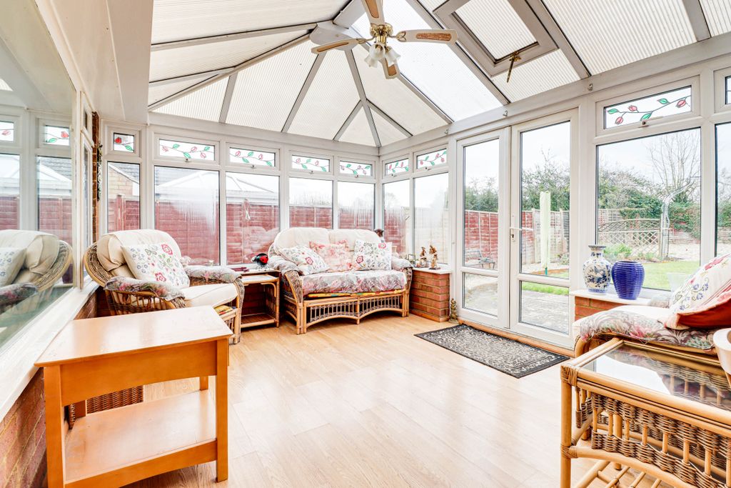 Property photo 3 of 17 Conservatory