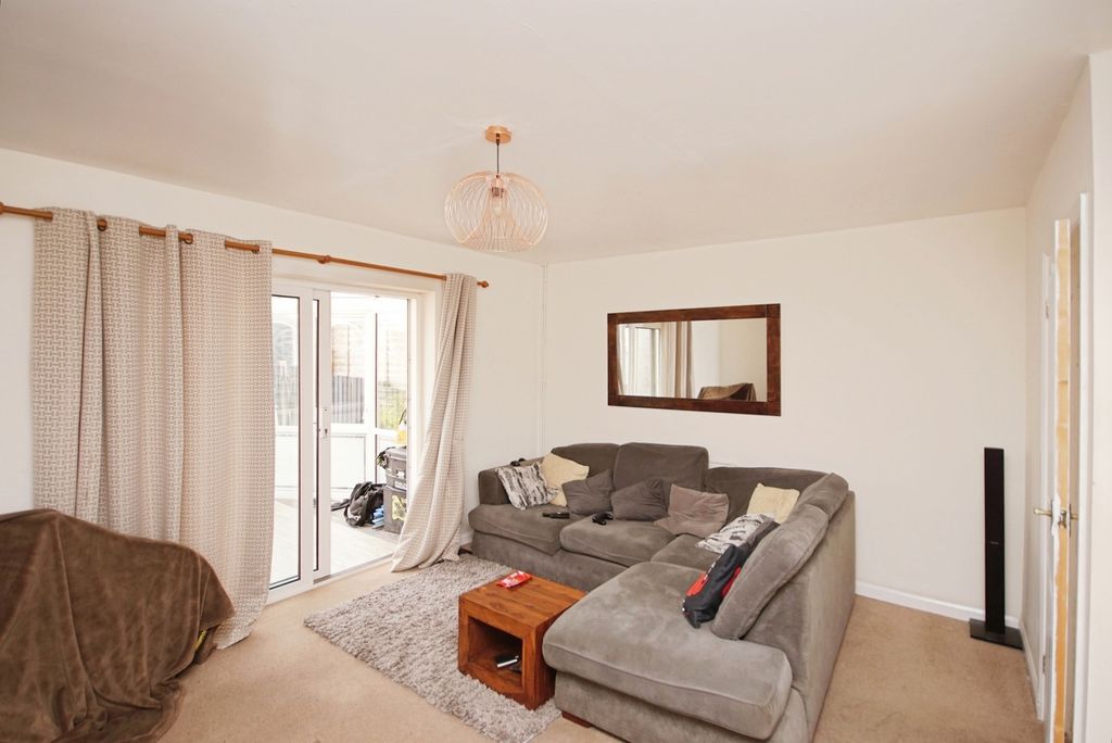 Property photo 2 of 17 Photo