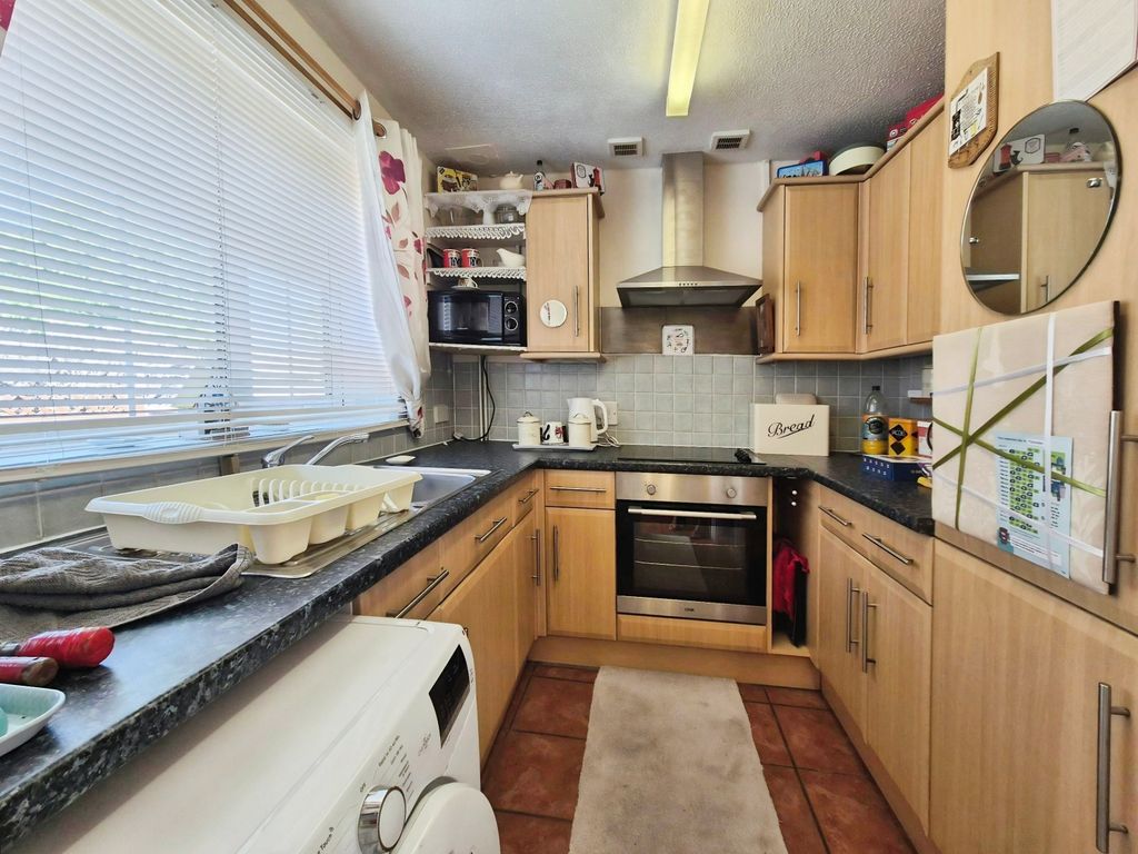 Property photo 3 of 13