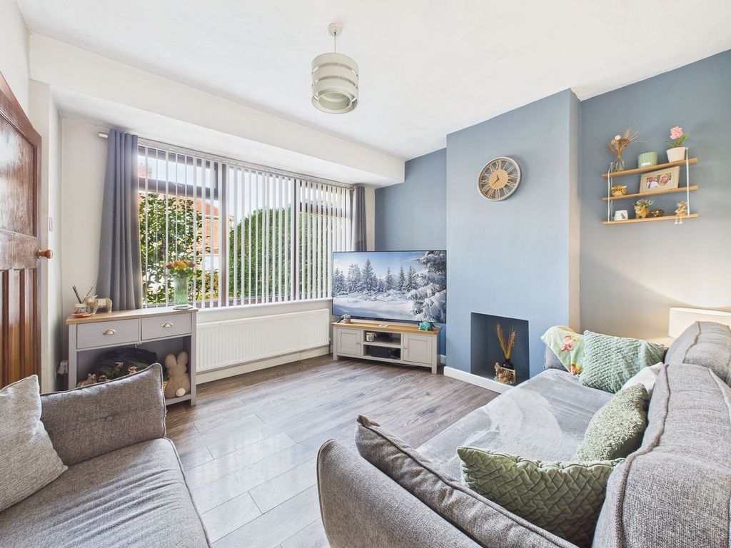 Property photo 2 of 14 Lounge