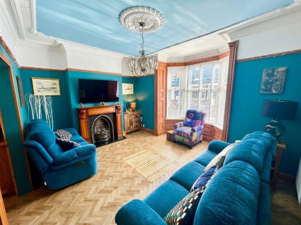 Property photo 2 of 22