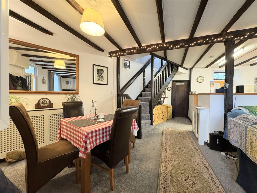 Property photo 3 of 28