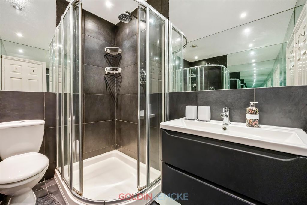 Property photo 2 of 12 Shower Room