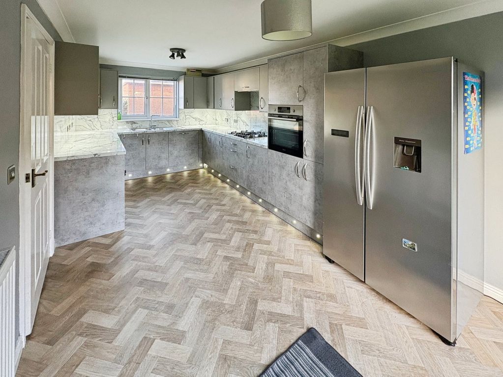 Property photo 3 of 28