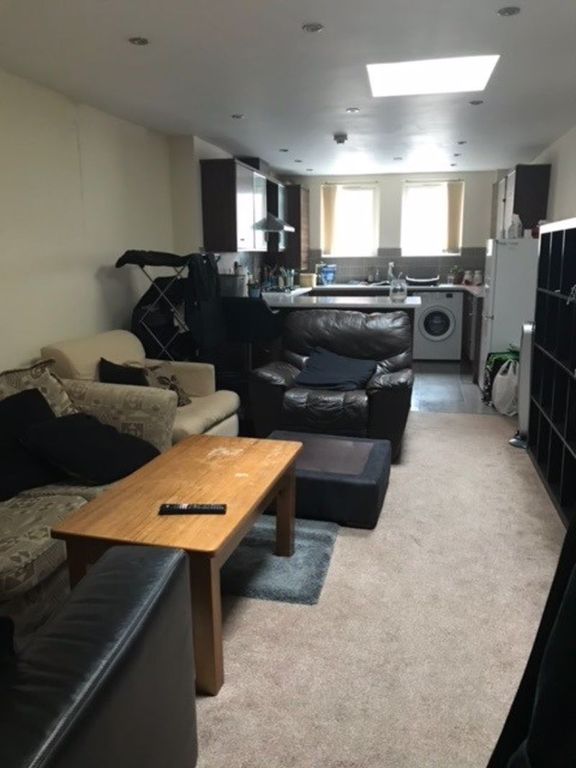 Property photo 1 of 11 Photo 8
