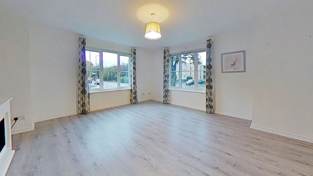 Property photo 2 of 11 Picture No. 24