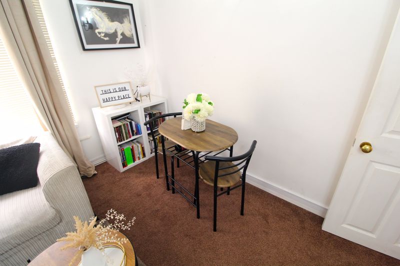 Property photo 3 of 6 Lounge/Diner