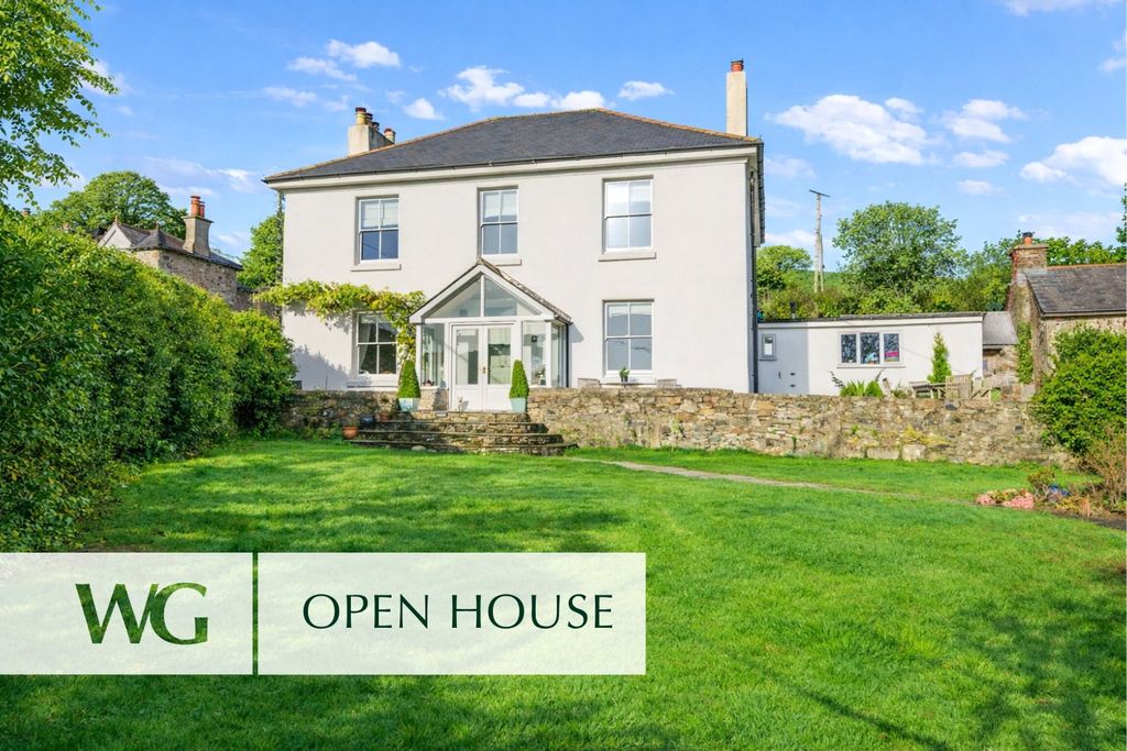 Property photo 1 of 18 Front External