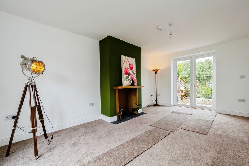 Property photo 2 of 17 Photo