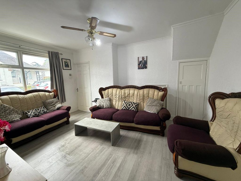 Property photo 2 of 16 Picture No. 03