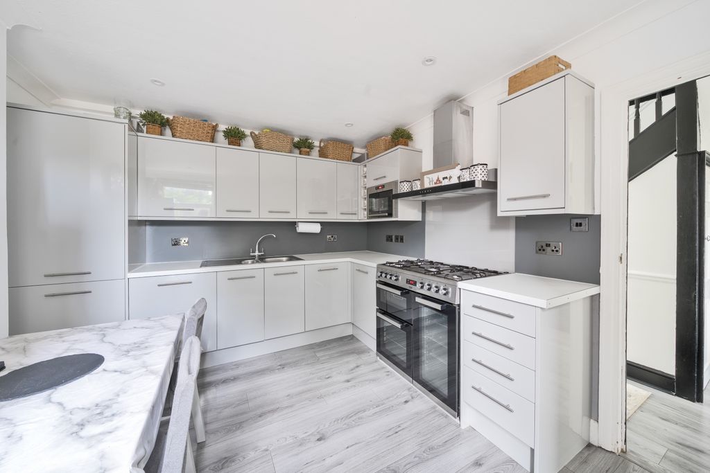 Property photo 1 of 13 1323981-6-6880A94Def6Cb