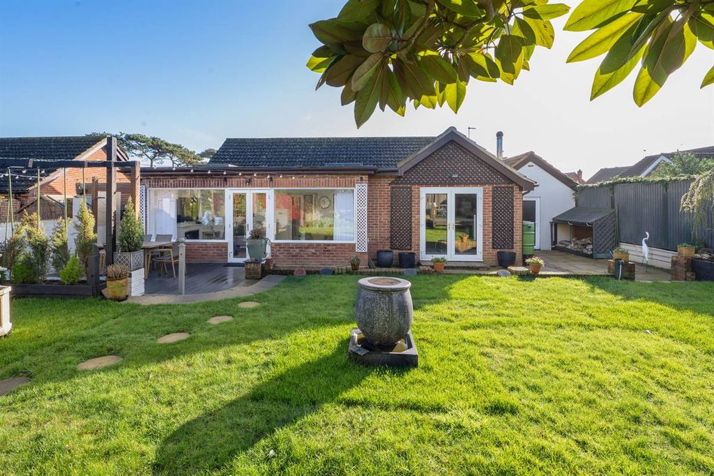 Property photo 2 of 28