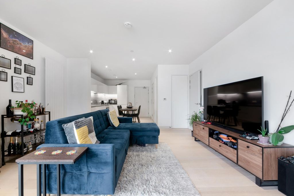 Property photo 2 of 9