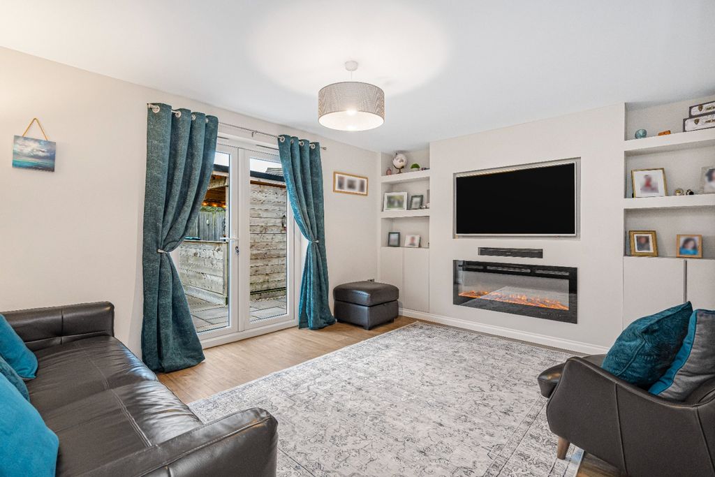 Property photo 2 of 45 4410076