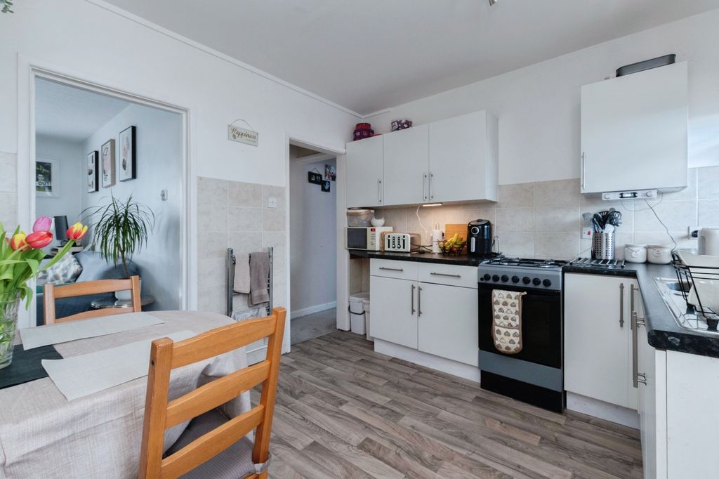 Property photo 2 of 16 Kitchen