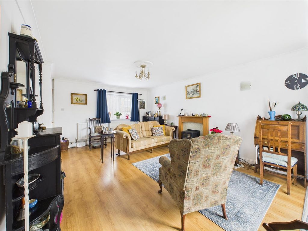 Property photo 3 of 14 Cam03055G0-Pr0218-Still006.Jpg