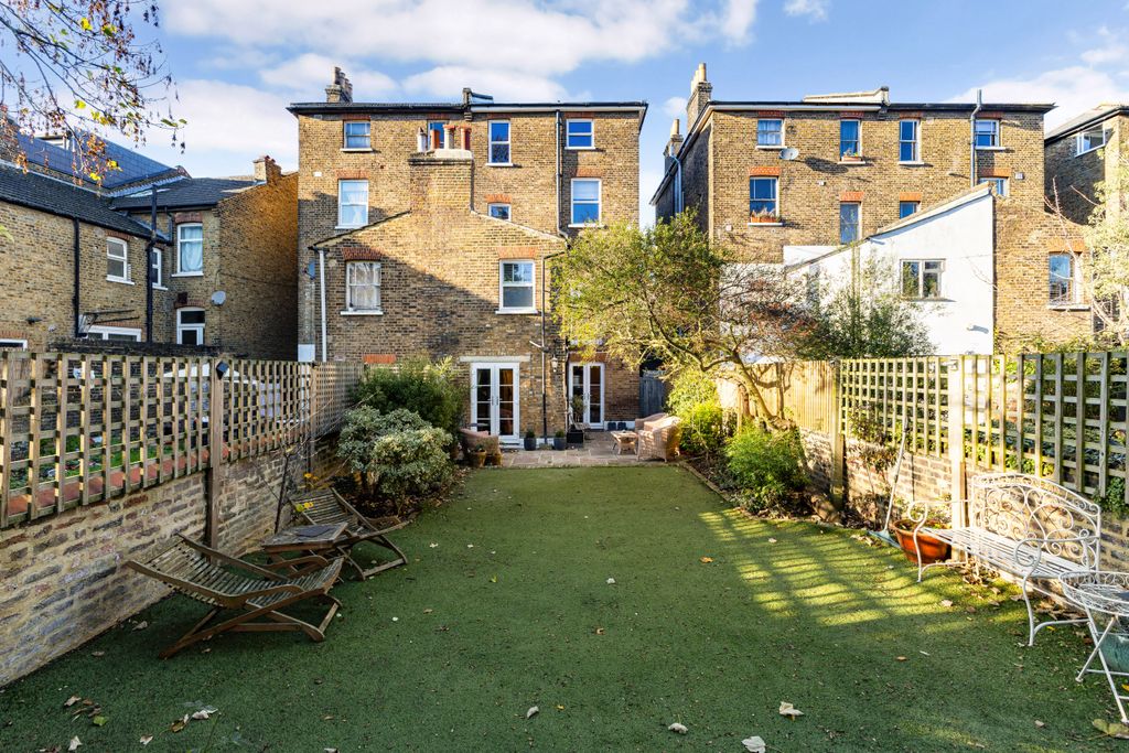 Property photo 1 of 22