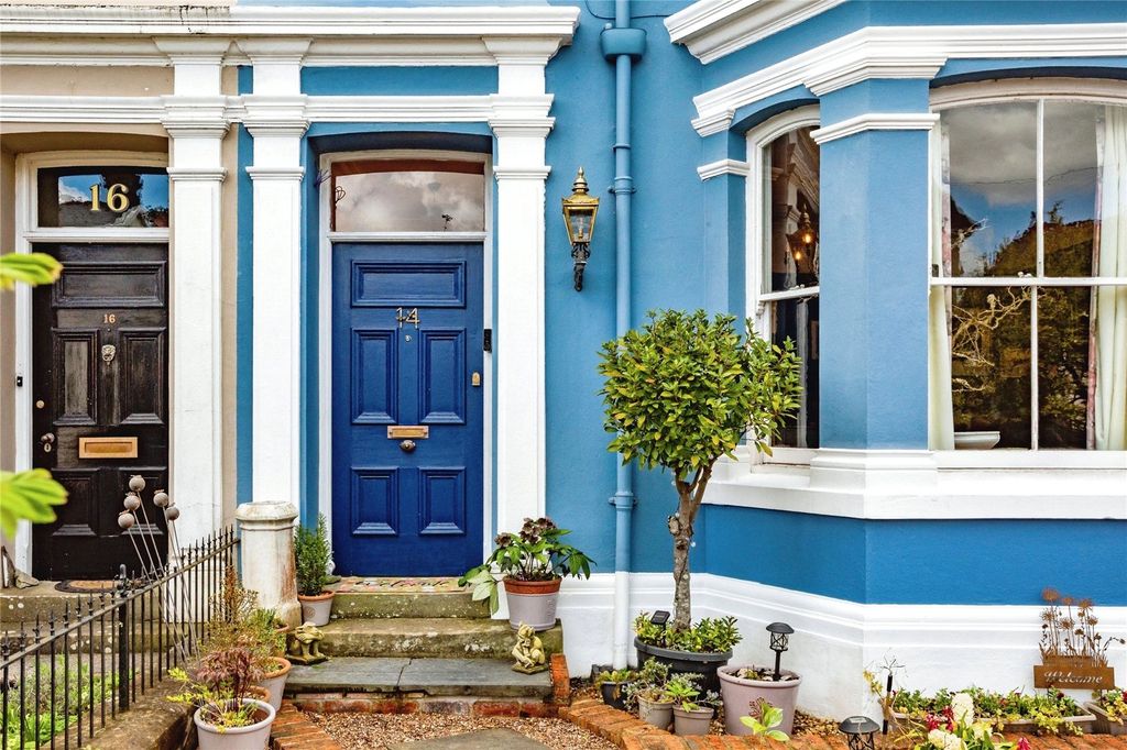 Property photo 2 of 38 Picture No. 72