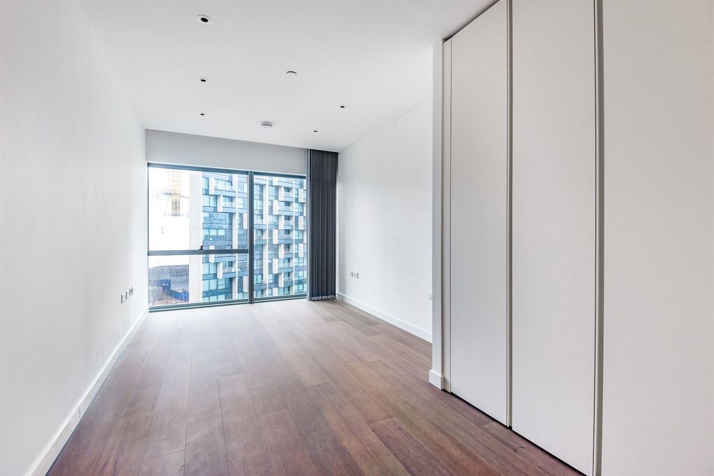 Property photo 3 of 19 Bedroom