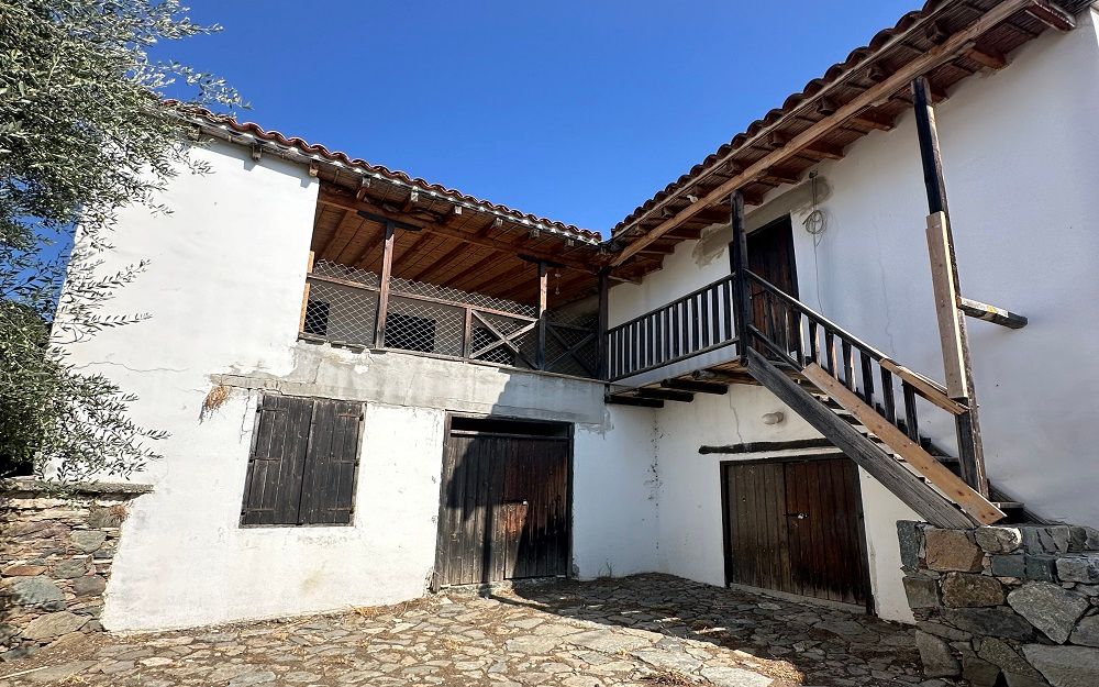 Property photo 1 of 5