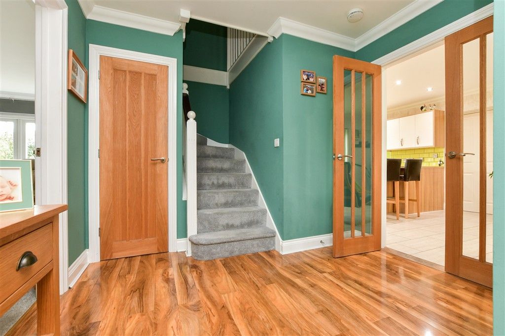Property photo 3 of 22 Entrance Hall