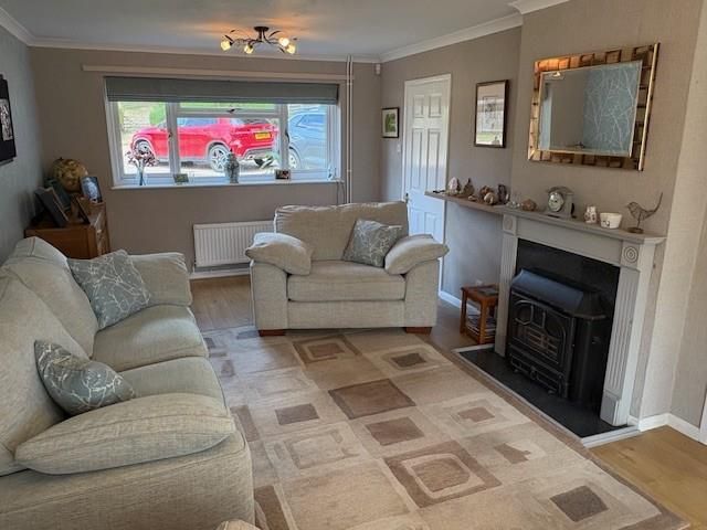 Property photo 3 of 18 14 Manor - Copy.Jpg