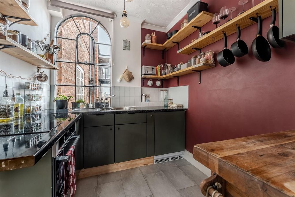 Property photo 2 of 20 Kitchen