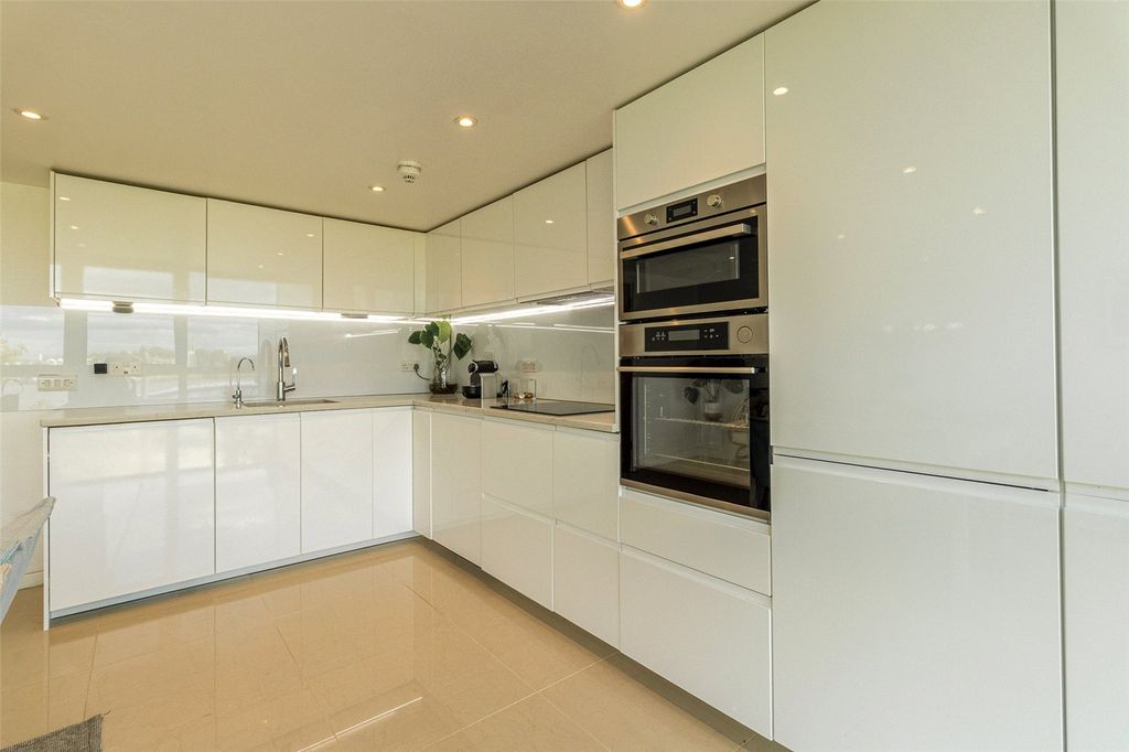 Property photo 2 of 24 Picture No. 20