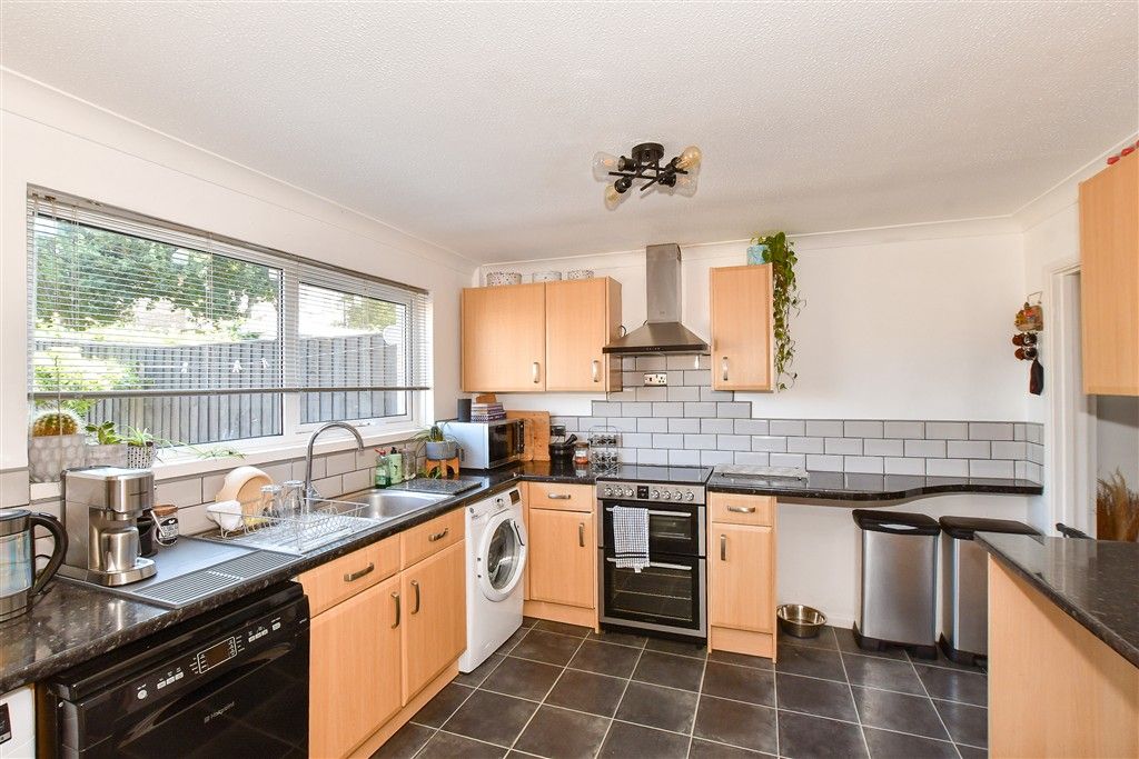 Property photo 3 of 12 Kitchen